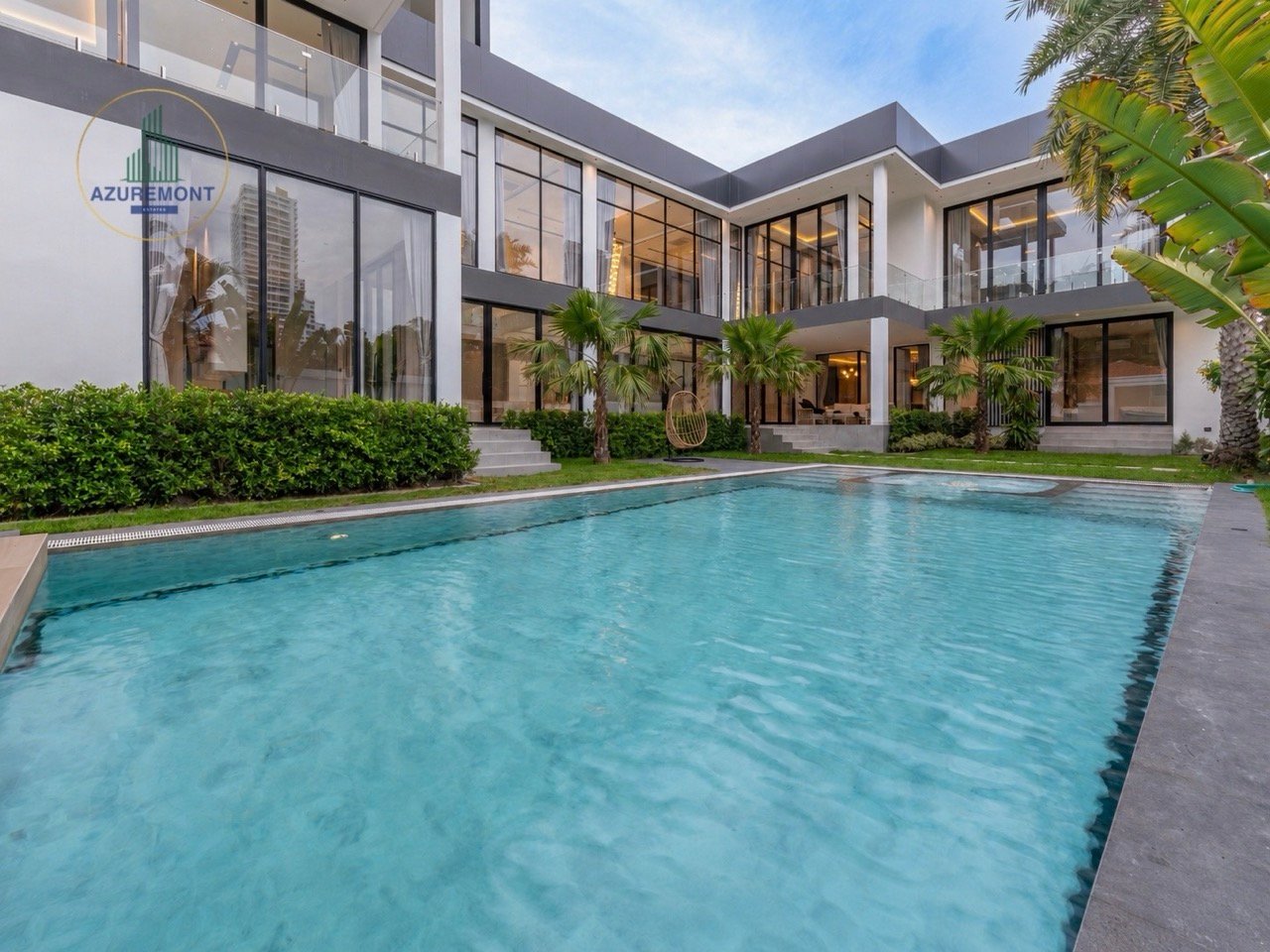 Exclusive Beachfront Luxury Villa for Sale in Majestic Residence Pratumnak Pattaya | 6 Bed Sea View