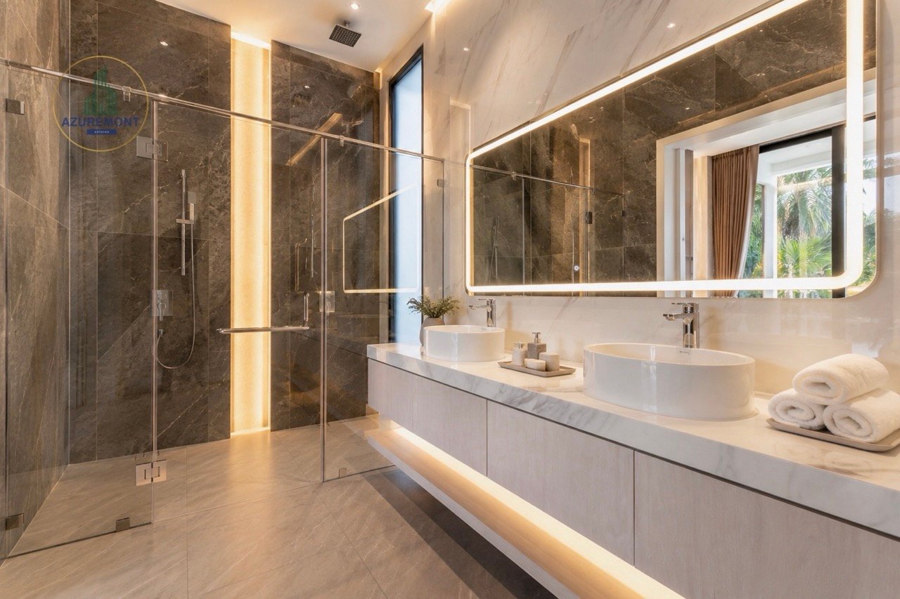 Exclusive Beachfront Luxury Villa for Sale in Majestic Residence Pratumnak Pattaya | 6 Bed Sea View