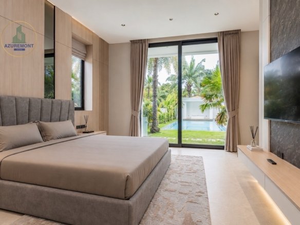 Exclusive Beachfront Luxury Villa for Sale in Majestic Residence Pratumnak Pattaya | 6 Bed Sea View