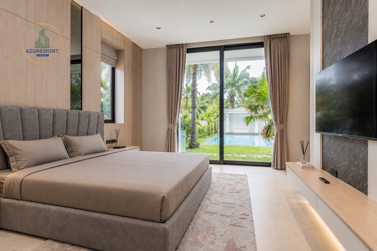 Exclusive Beachfront Luxury Villa for Sale in Majestic Residence Pratumnak Pattaya | 6 Bed Sea View