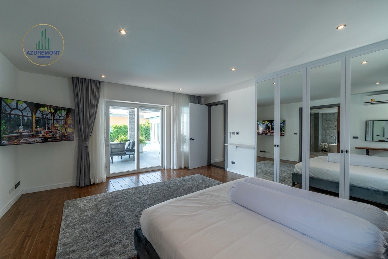 Ultra-luxury villa for sale Pattaya, Siam Royal View pool villa, Villa Melina, ocean view property Pattaya