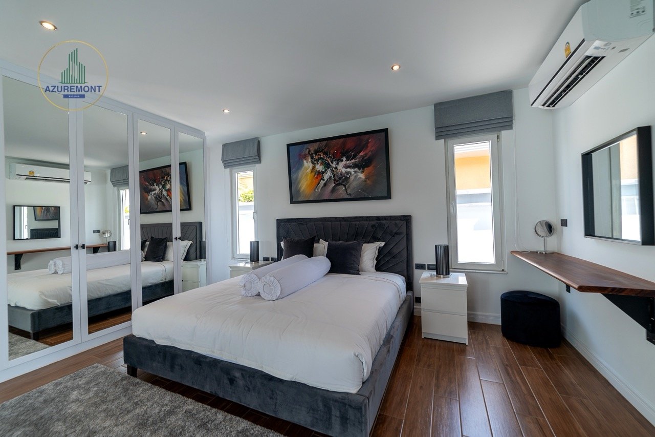 Ultra-luxury villa for sale Pattaya, Siam Royal View pool villa, Villa Melina, ocean view property Pattaya
