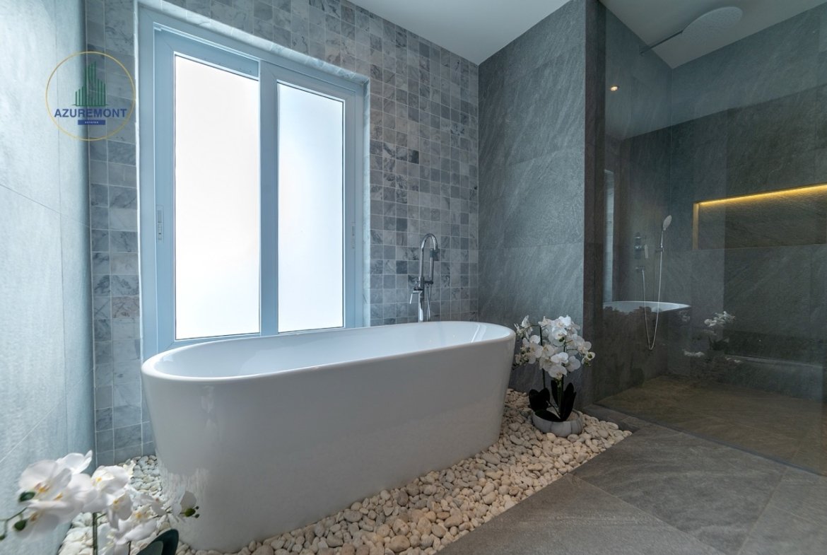 Ultra-luxury villa for sale Pattaya, Siam Royal View pool villa, Villa Melina, ocean view property Pattaya