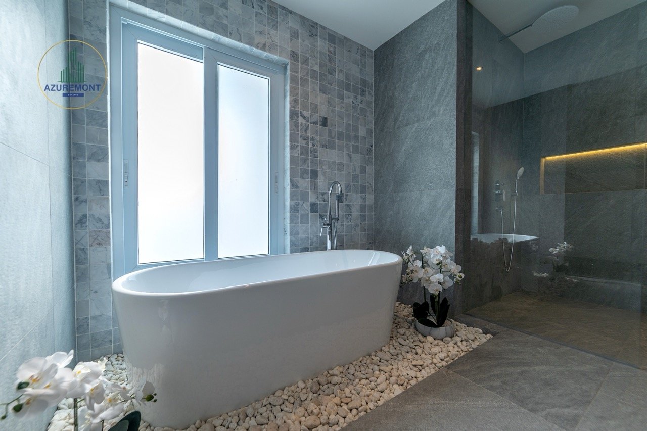 Ultra-luxury villa for sale Pattaya, Siam Royal View pool villa, Villa Melina, ocean view property Pattaya