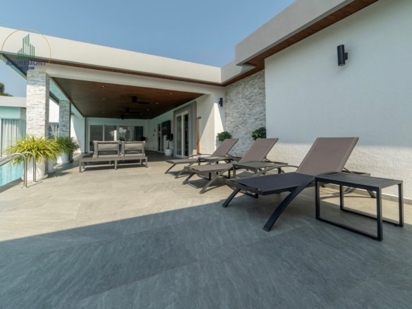 Ultra-luxury villa for sale Pattaya, Siam Royal View pool villa, Villa Melina, ocean view property Pattaya