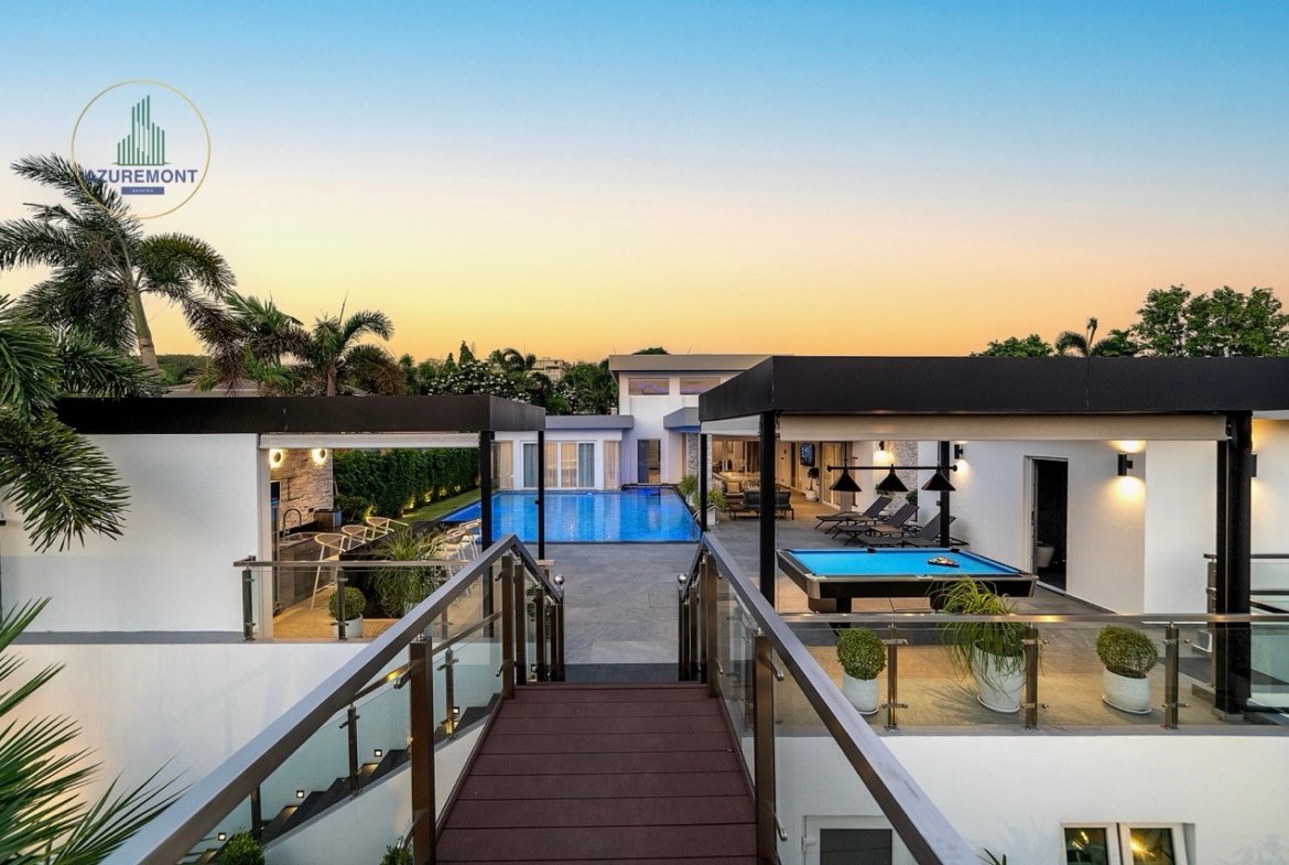 Ultra-luxury villa for sale Pattaya, Siam Royal View pool villa, Villa Melina, ocean view property Pattaya