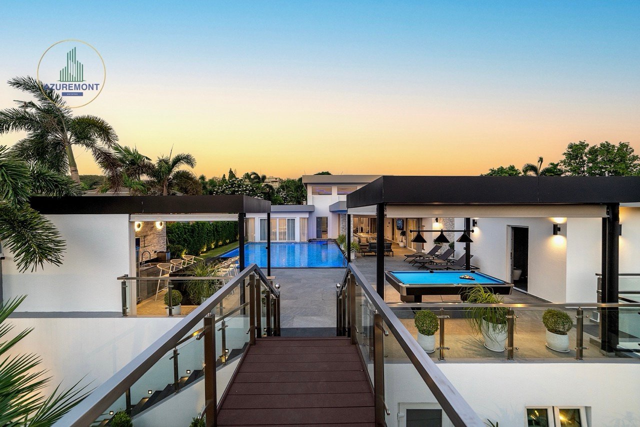 Ultra-luxury villa for sale Pattaya, Siam Royal View pool villa, Villa Melina, ocean view property Pattaya