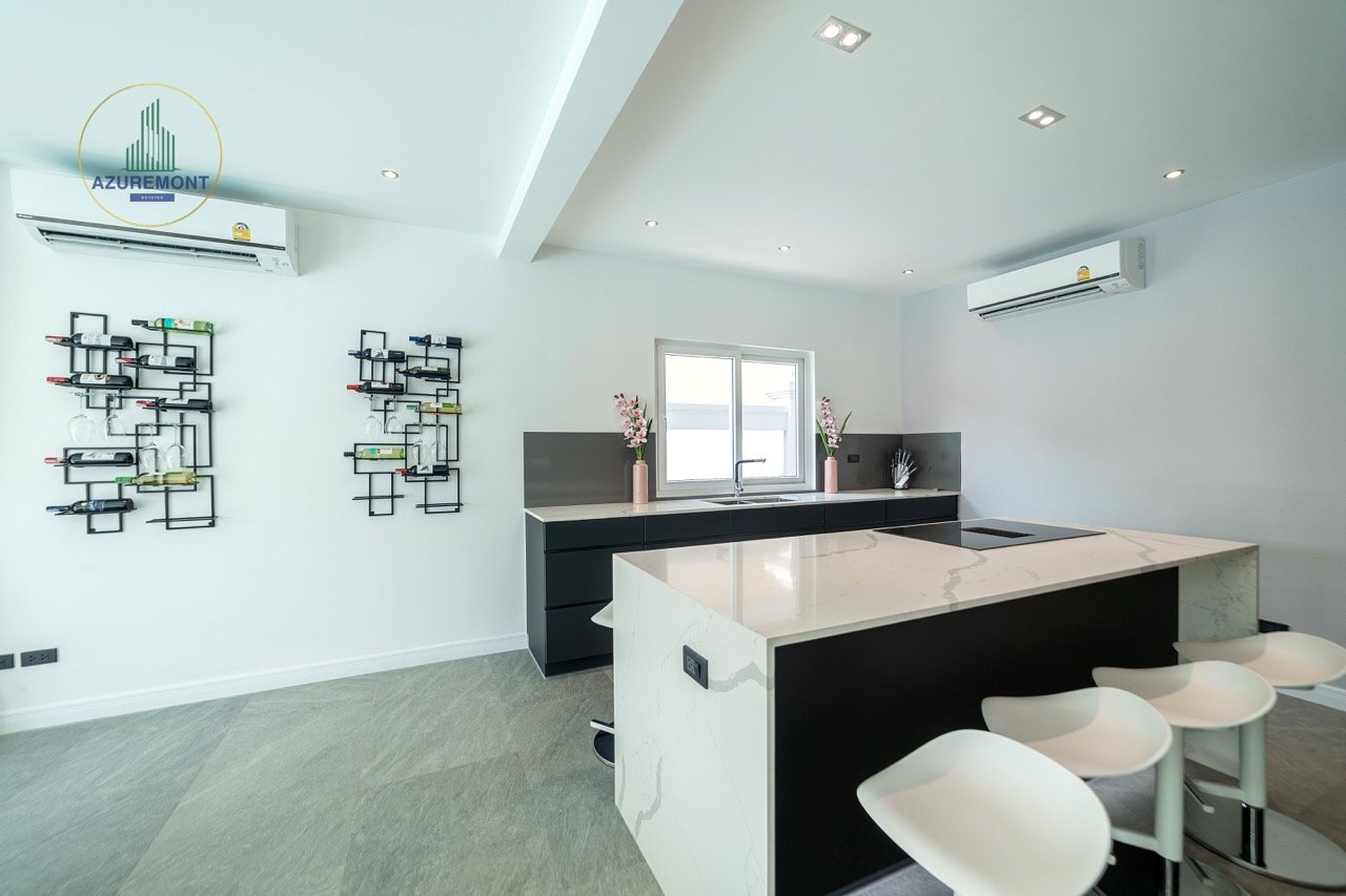 Ultra-luxury villa for sale Pattaya, Siam Royal View pool villa, Villa Melina, ocean view property Pattaya