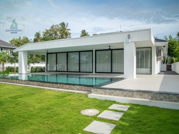 Luxury Renovated Pool Villa Huay Yai Pattaya | 1 Rai Land 5 Bed Infinity Pool Near Siam Country Club