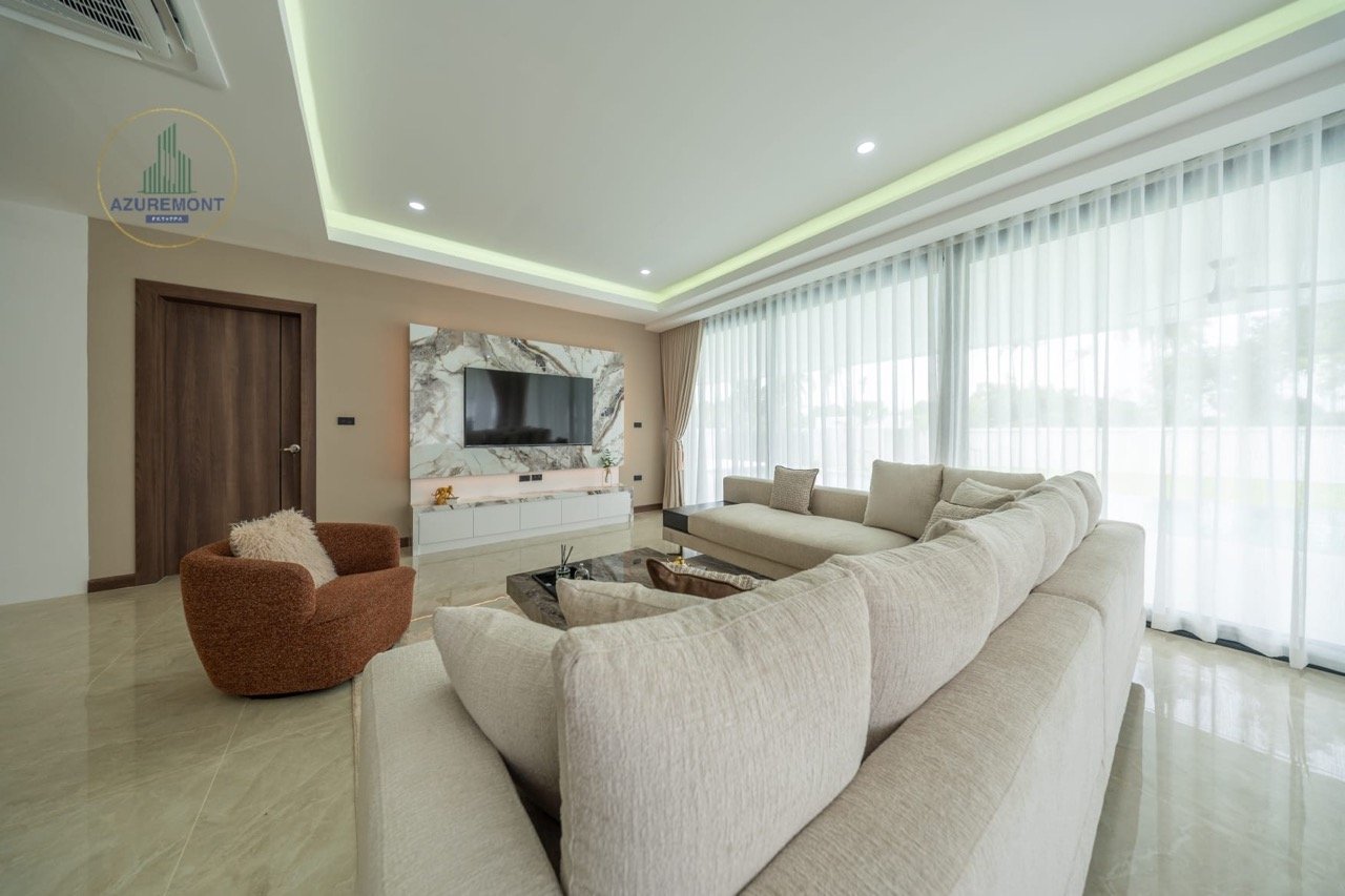 Luxury Renovated Pool Villa Huay Yai Pattaya | 1 Rai Land 5 Bed Infinity Pool Near Siam Country Club