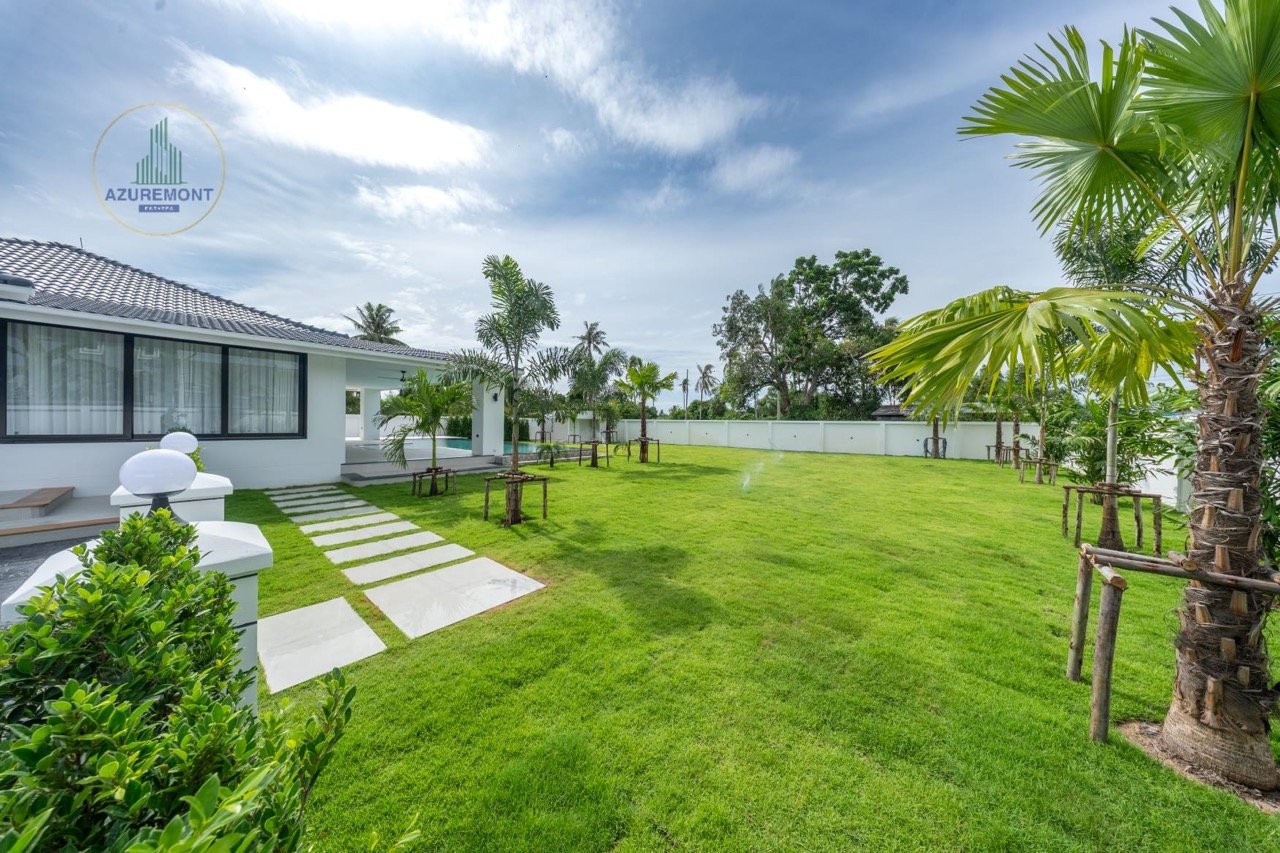 Luxury Renovated Pool Villa Huay Yai Pattaya | 1 Rai Land 5 Bed Infinity Pool Near Siam Country Club