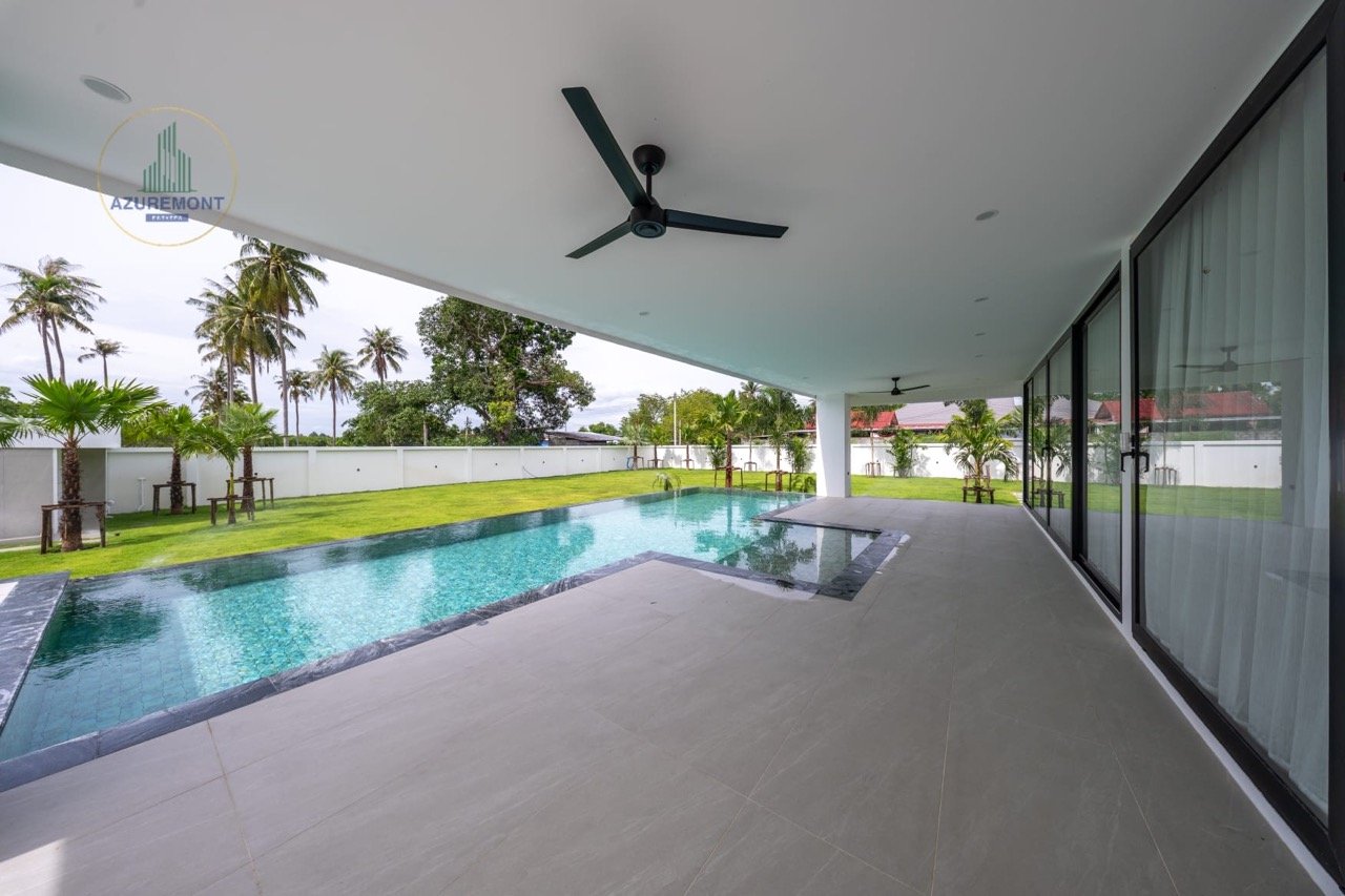 Luxury Renovated Pool Villa Huay Yai Pattaya | 1 Rai Land 5 Bed Infinity Pool Near Siam Country Club