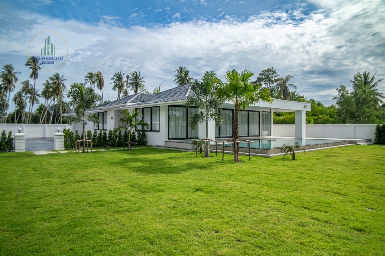 Luxury Renovated Pool Villa Huay Yai Pattaya | 1 Rai Land 5 Bed Infinity Pool Near Siam Country Club