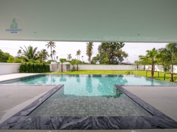 Luxury Renovated Pool Villa Huay Yai Pattaya | 1 Rai Land 5 Bed Infinity Pool Near Siam Country Club