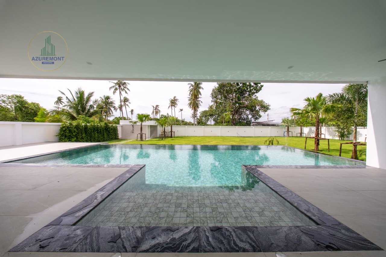 Luxury Renovated Pool Villa Huay Yai Pattaya | 1 Rai Land 5 Bed Infinity Pool Near Siam Country Club