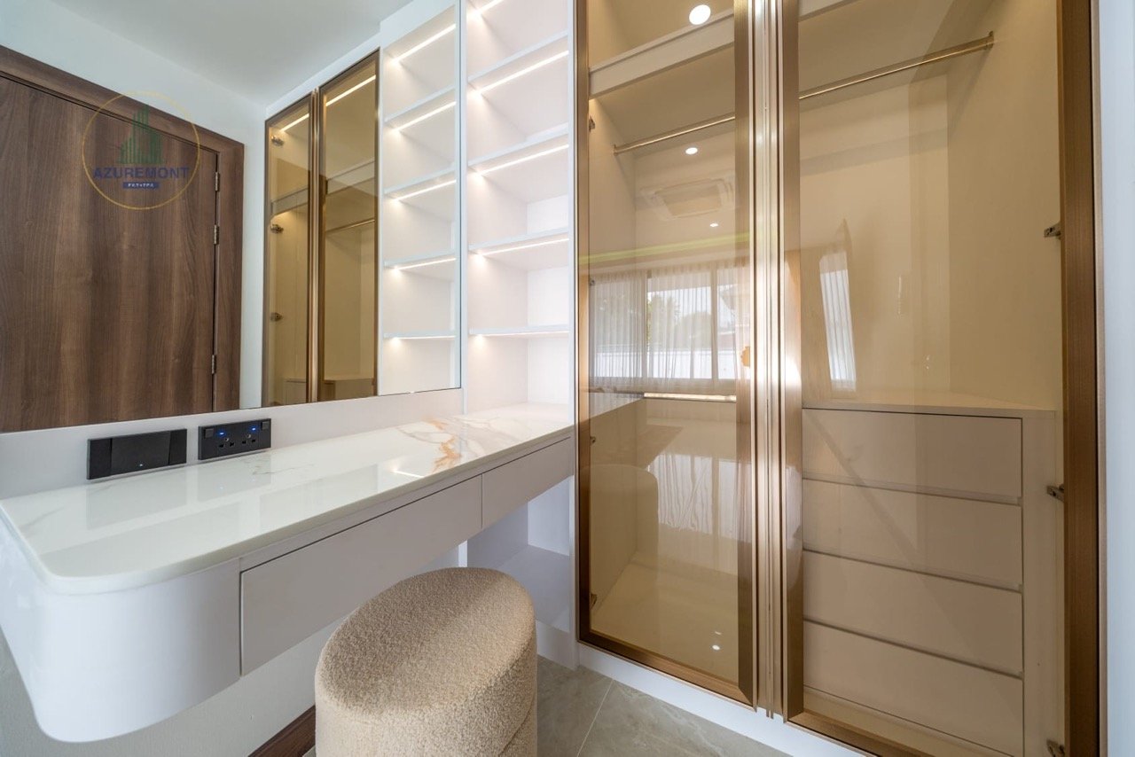 Luxury Renovated Pool Villa Huay Yai Pattaya | 1 Rai Land 5 Bed Infinity Pool Near Siam Country Club