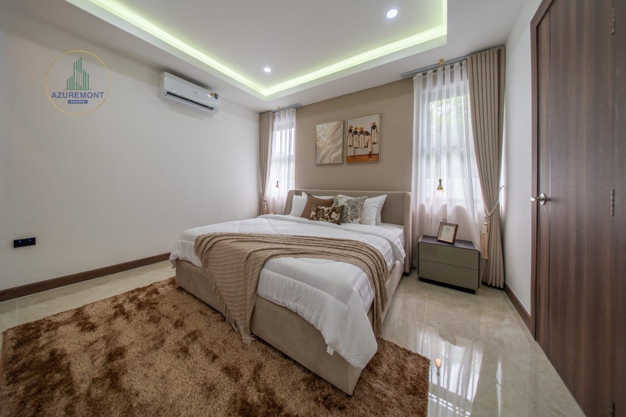 Luxury Renovated Pool Villa Huay Yai Pattaya | 1 Rai Land 5 Bed Infinity Pool Near Siam Country Club